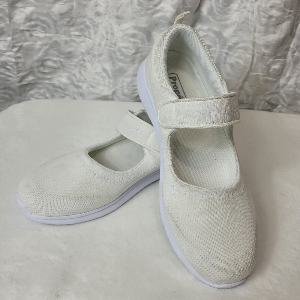 NIB Propét Women's Travel bound Mary Jane Flat Size 12 M (B) Off White - Picture 2 of 11